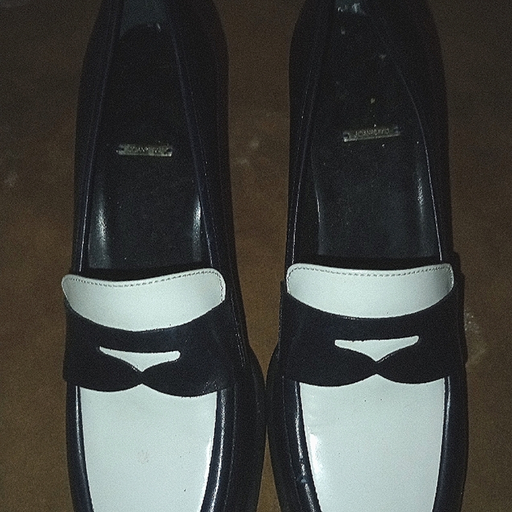 Joan & David size 8 1/2 M heeled loafers - Picture 3 of 7
